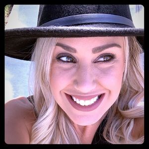 Meet your Posher, Haley